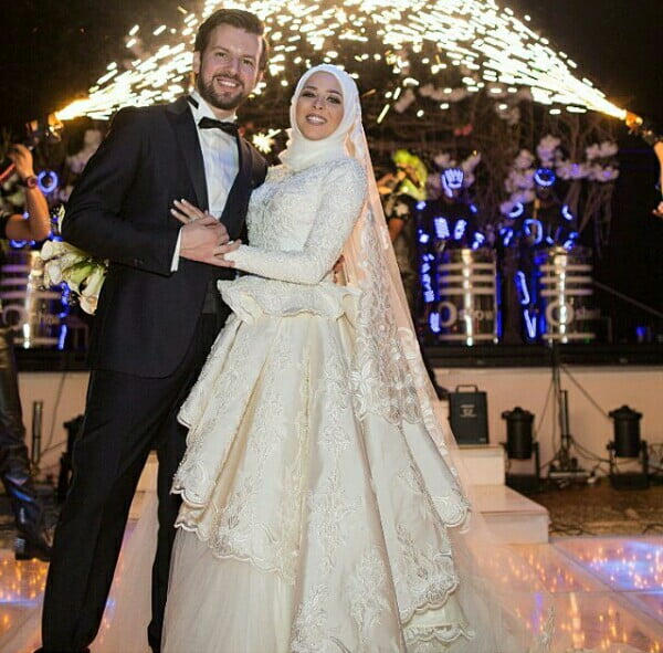 Beautiful Hijab Wedding Dress ...