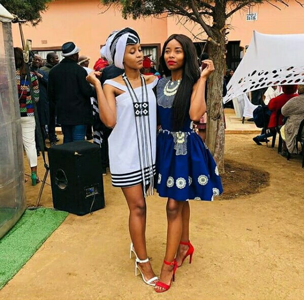 Girls In Beautiful Xhosa Umbhaco and African Print Traditional Dresses